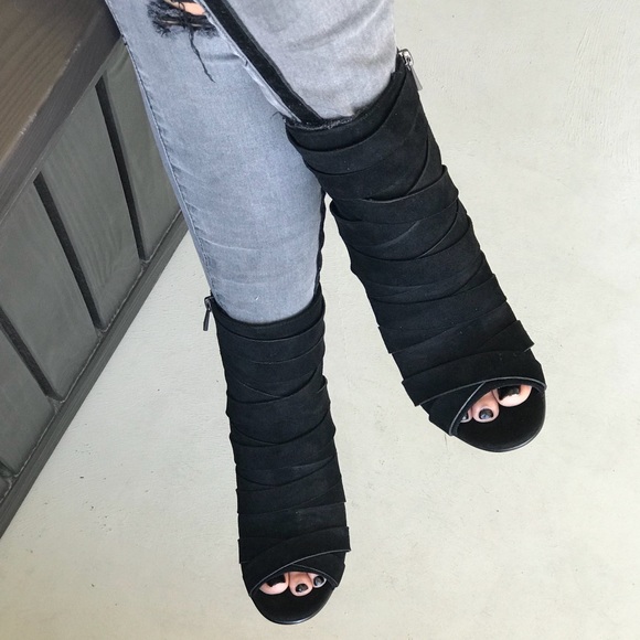 NIB Layered Multiple Strap Peep Toe Ankle Bootie - Picture 7 of 8